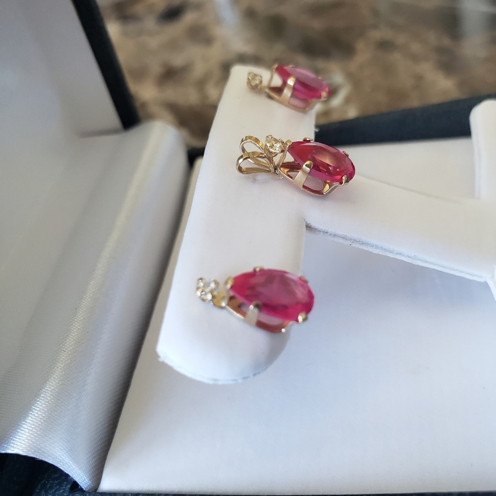 Ruby /10kt Gold Set. - Picture 2 of 4